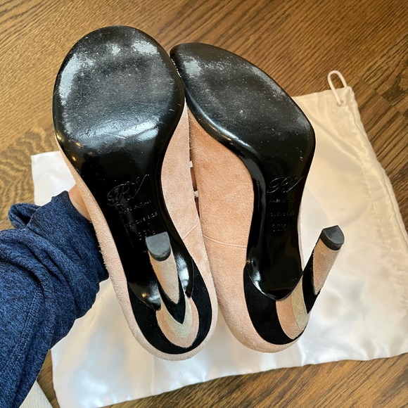 Roger Vivier blush suede high heel pumps in size 6.5 - Picture 5 of 8